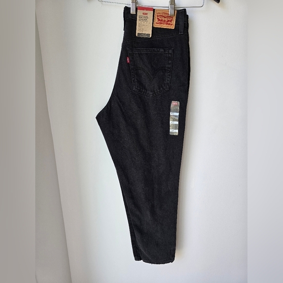 Levi's High Waisted Mom Jeans Denim Black Knee Ripped size 31 - Picture 1 of 3